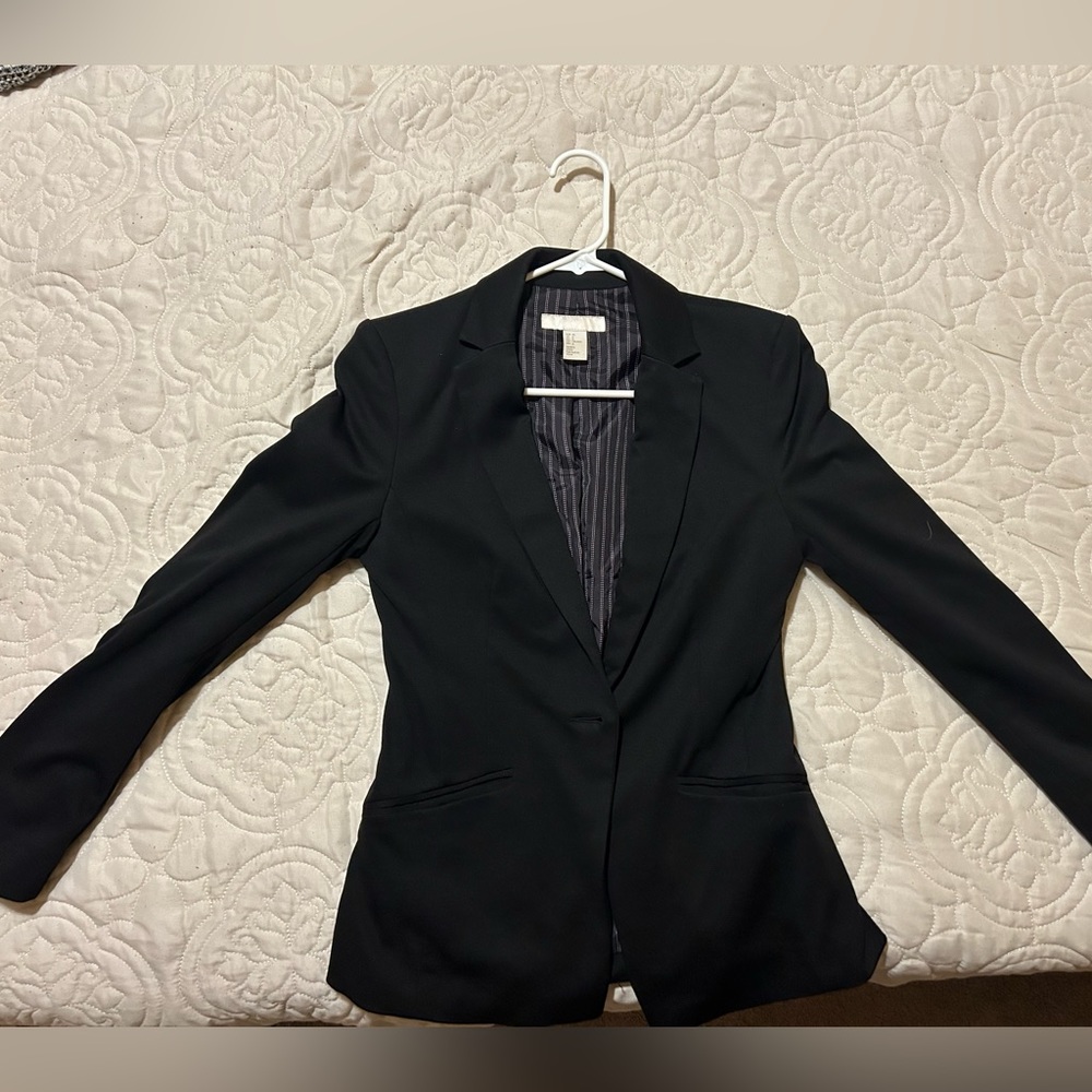 H&M lined black fitted blazer size 6